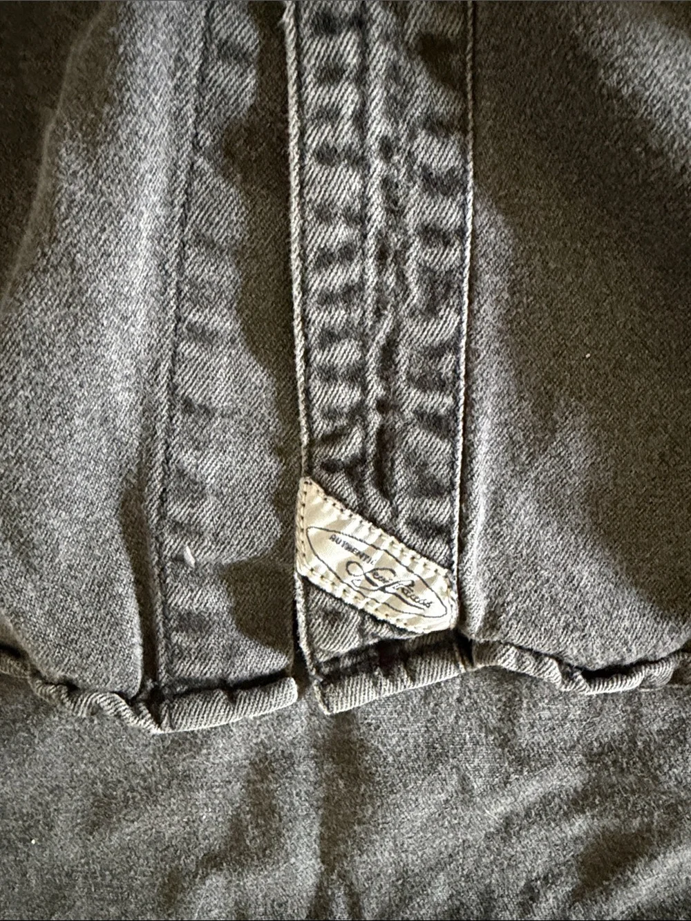 Levi’s | Faded Black Denim | Button Down | size XL - Picture 3 of 4